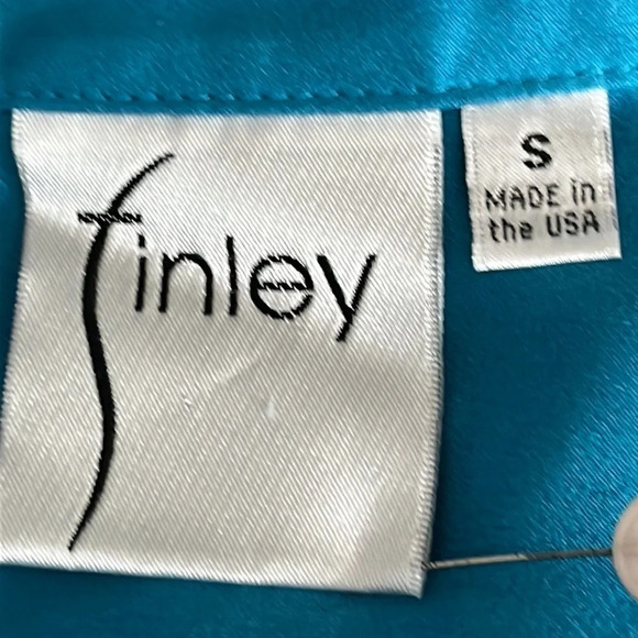 Finley Jenna Long Sleeve Satin Tiered Blouse in Turquoise - Size Small - Picture 5 of 10